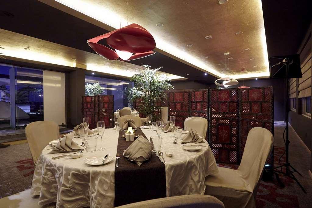 Hotel Turyaa Chennai - Omr It Expressway Restaurant foto
